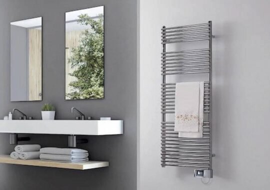 Advantages of Towel Radiators for Space-Saving Bathroom Heating