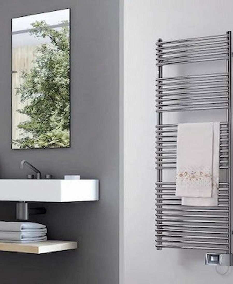Advantages of Towel Radiators for Space-Saving Bathroom Heating