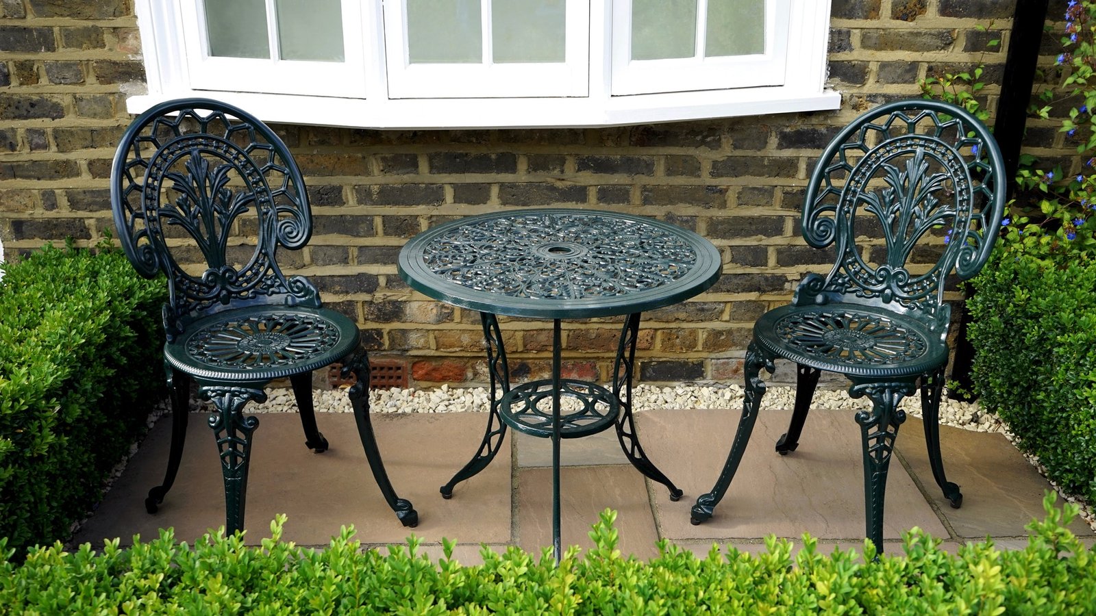 Tips To Buy The Best Modern Outdoor Furniture
