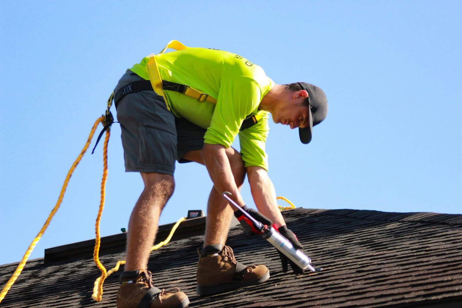 How Local Experts Improve Roof Performance Through Advanced Techniques